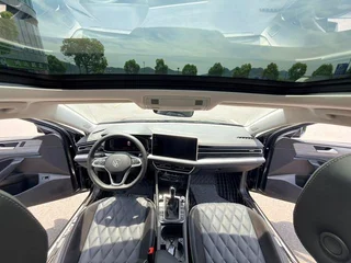 Volkswagen Sagitar 2023 300TSI DSG Edición de excelencia interior foto 11