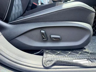 Volkswagen Sagitar 2023 300TSI DSG Edición de excelencia interior foto 17