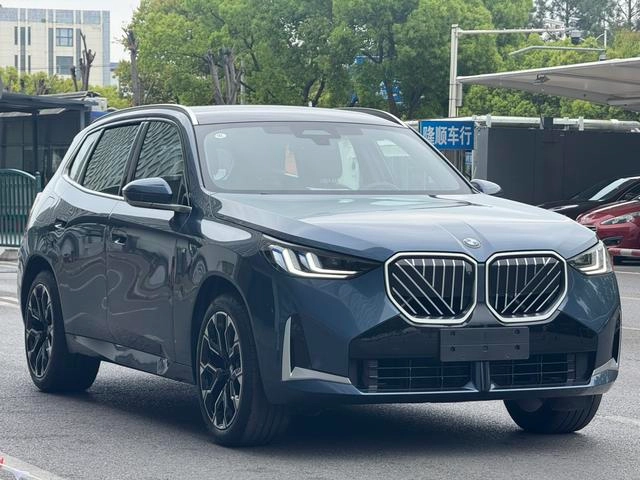 BMW X3 2025 xDrive30L Premium Class M Sports suit exterior photo 3