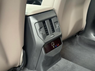 BMW X3 2025 xDrive30L Premium Class M Sports suit interior photo 19