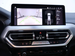 BMW X4 2022 xDrive 25i M Sports suit interior photo 11