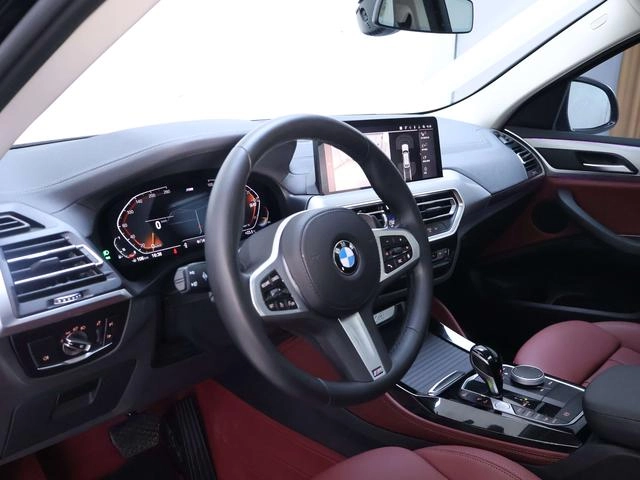 BMW X4 2022 xDrive 25i M Sports suit interior photo 12