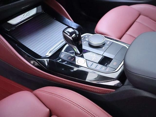 BMW X4 2022 xDrive 25i M Sports suit interior photo 13