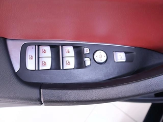 BMW X4 2022 xDrive 25i M Sports suit interior photo 18