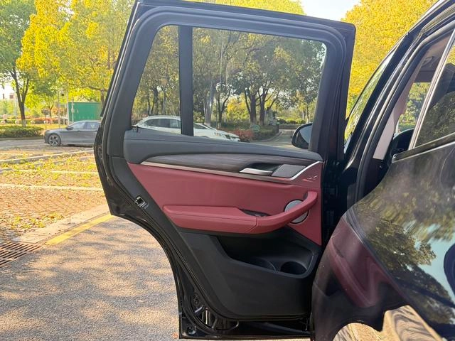 BMW X3 2023 xDrive30i Leading Type M Obsidian Night Suit interior photo 14