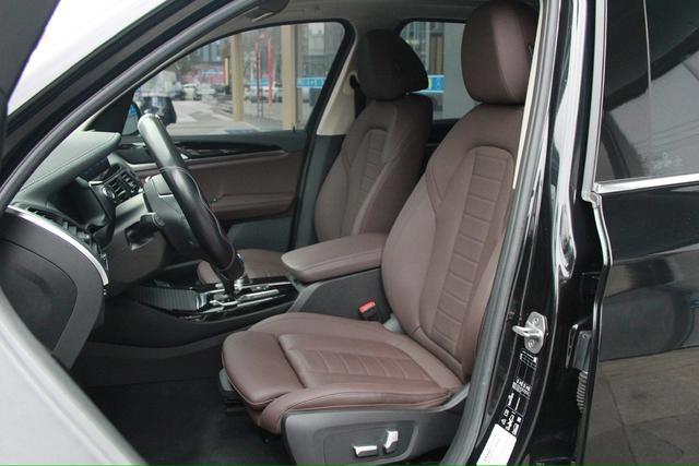 BMW X3 2021 xDrive25i Ensemble de luxe intérieur photo 10
