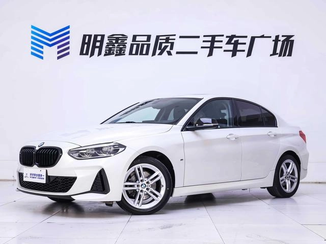 BMW 1 Series 2021 Restyling 120i M Sports Obsidian Night Edition exterior photo 3