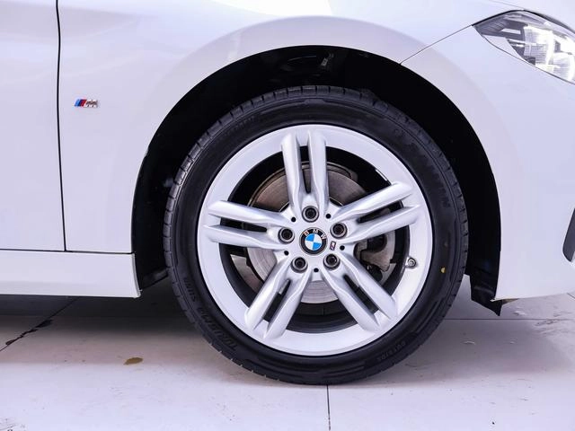 BMW 1 Series 2021 Restyling 120i M Sports Obsidian Night Edition exterior photo 7