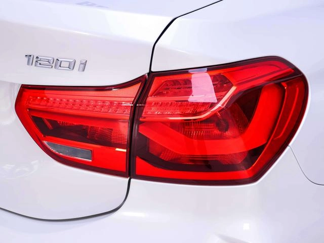 BMW 1 Series 2021 Restyling 120i M Sports Obsidian Night Edition exterior photo 10