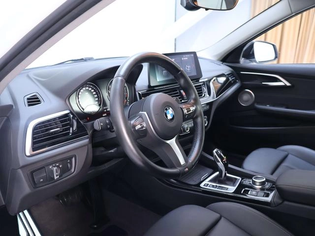 BMW 1 Series 2021 Restyling 120i M Sports Obsidian Night Edition interior photo 12