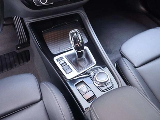 BMW 1 Series 2021 Restyling 120i M Sports Obsidian Night Edition interior photo 13