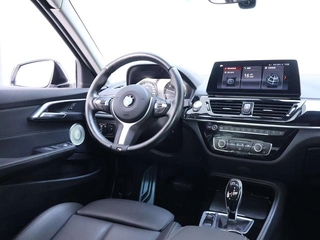 BMW 1 Series 2021 Restyling 120i M Sports Obsidian Night Edition interior photo 15