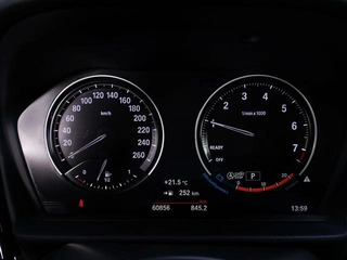 BMW 1 Series 2021 Restyling 120i M Sports Obsidian Night Edition interior photo 16