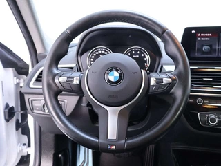 BMW 1 Series 2021 Restyling 120i M Sports Obsidian Night Edition interior photo 17