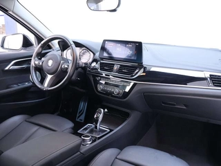 BMW 1 Series 2021 Restyling 120i M Sports Obsidian Night Edition interior photo 20