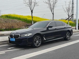 BMW 5 Series 2022 525Li M Ensemble de sport