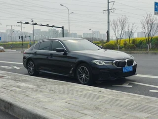 BMW 5 Series 2022 525Li M Sports suit exterior photo 2 BMW 5 Series 2022 525Li M Sports suit exterior photo 2