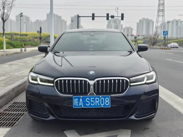 BMW 5 Series 2022 525Li M Sports suit exterior photo 3 BMW 5 Series 2022 525Li M Sports suit exterior photo 3