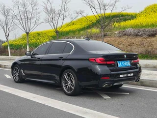 BMW 5 Series 2022 525Li M Sports suit exterior photo 4 BMW 5 Series 2022 525Li M Sports suit exterior photo 4