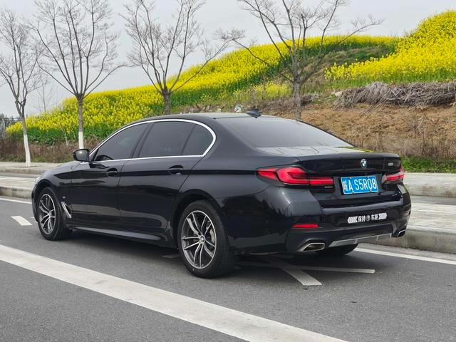 BMW 5 Series 2022 525Li M Sports suit exterior photo 4 BMW 5 Series 2022 525Li M Sports suit exterior photo 4