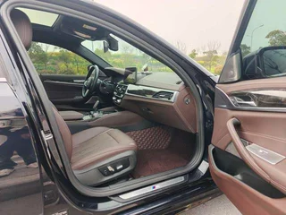 BMW 5 Series 2022 525Li M Sports suit interior photo 11 BMW 5 Series 2022 525Li M Sports suit interior photo 11