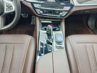 BMW 5 Series 2022 525Li M Sports suit interior photo 15 BMW 5 Series 2022 525Li M Sports suit interior photo 15