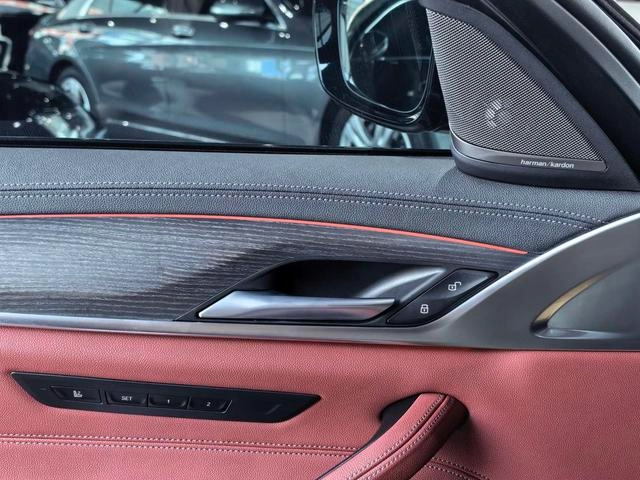 BMW 5 Series 2022 Second change 530Li Premium Class M Sports suit interior photo 10