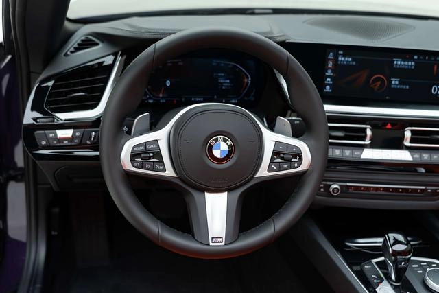 BMW Z4 2023 sDrive 25i M Sports suit interior photo 10 BMW Z4 2023 sDrive 25i M Sports suit interior photo 10