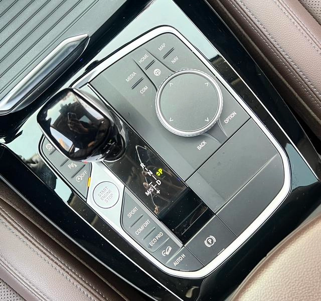 BMW X3 2022 xDrive30i Leading Type M Obsidian Night Suit interior photo 14