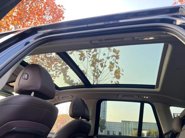 BMW X3 2022 xDrive30i Leading Type M Obsidian Night Suit interior photo 15