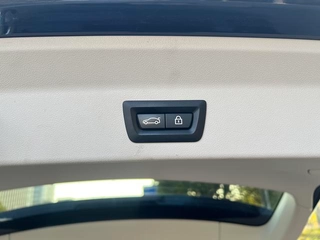 BMW X3 2022 xDrive30i Leading Type M Obsidian Night Suit interior photo 17