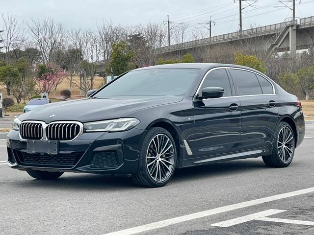 BMW 5 Series 2021 Restyling 530Li Leading Type M Sports suit exterior photo 1 BMW 5 Series 2021 Restyling 530Li Leading Type M Sports suit exterior photo 1