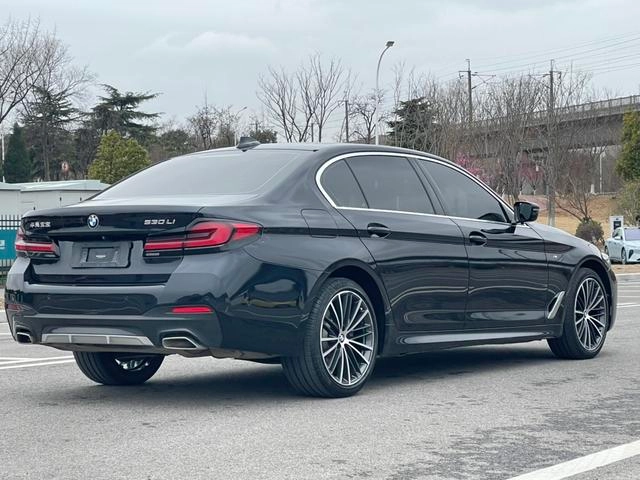 BMW 5 Series 2021 Restyling 530Li Leading Type M Sports suit exterior photo 4 BMW 5 Series 2021 Restyling 530Li Leading Type M Sports suit exterior photo 4