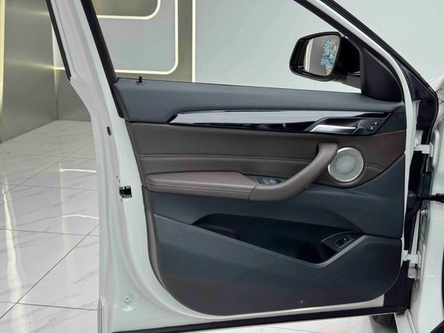 BMW X2 2022 sDrive25i M Ensemble de sport intérieur photo 12