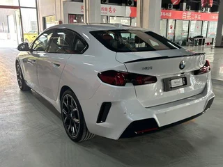 BMW 2 Series 2025 225L M Traje nocturno deportivo Yao interior foto 14