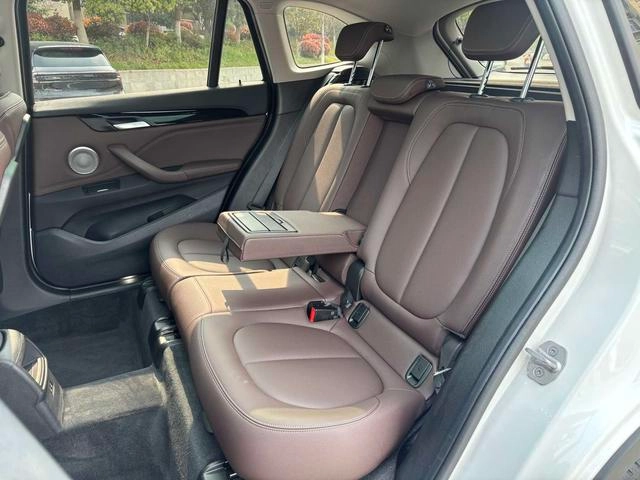 BMW X1 2022 sDrive20Li Fashionable interior photo 11