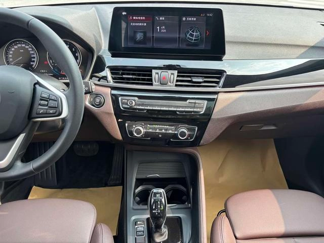 BMW X1 2022 sDrive20Li Fashionable interior photo 12