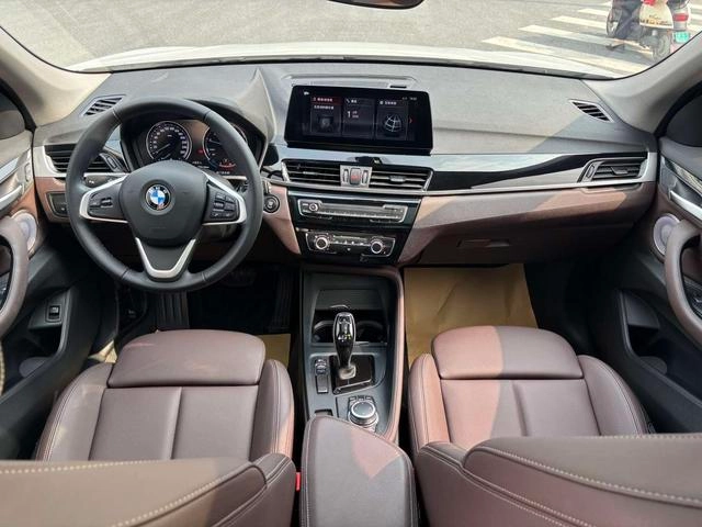 BMW X1 2022 sDrive20Li Fashionable interior photo 13