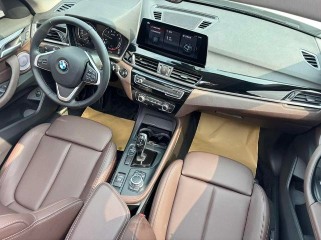 BMW X1 2022 sDrive20Li Fashionable interior photo 15
