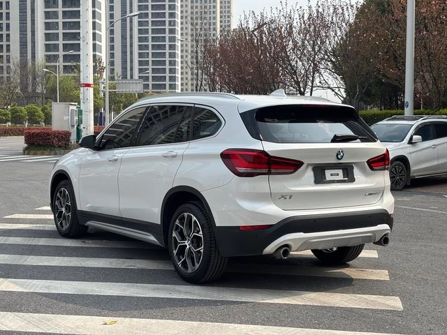 BMW X1 2022 sDrive20Li Fashionable interior photo 19