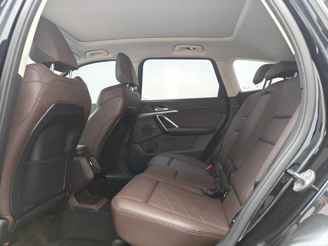 BMW X1 2023 xDrive25Li M Sports suit interior photo 11