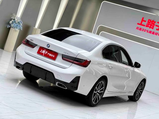 BMW 3 Series 2025 325i M Sports suit exterior photo 4 BMW 3 Series 2025 325i M Sports suit exterior photo 4