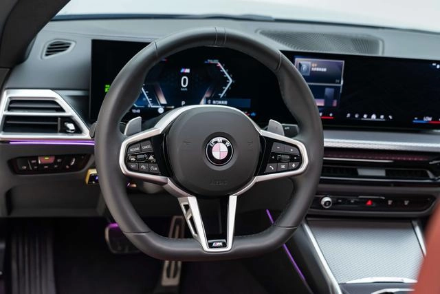 BMW 4 Series 2024 430i M Спортивный ночной костюм интерьер фото 11
