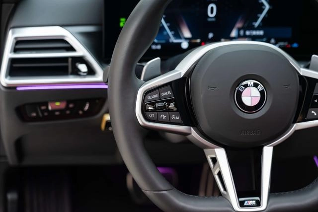 BMW 4 Series 2024 430i M Спортивный ночной костюм интерьер фото 19