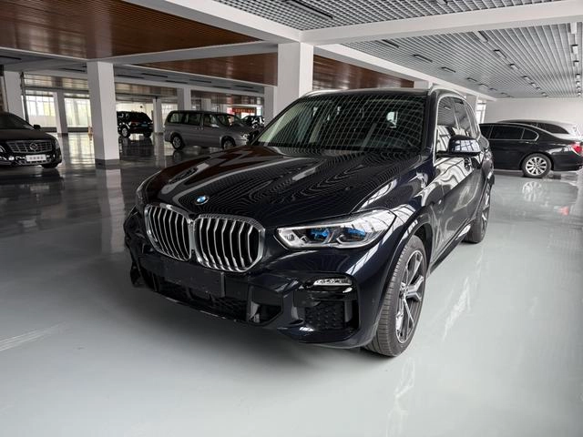 BMW X5 2021 Restyling xDrive40i Premium Class M Sports suit exterior photo 1 BMW X5 2021 Restyling xDrive40i Premium Class M Sports suit exterior photo 1