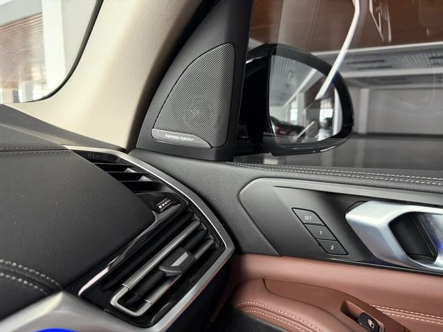 BMW X5 2021 Restyling xDrive40i Premium Class M Sports suit interior photo 9 BMW X5 2021 Restyling xDrive40i Premium Class M Sports suit interior photo 9