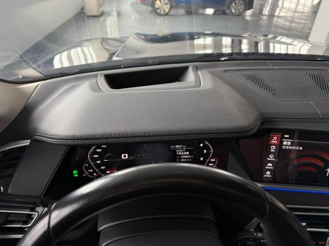 BMW X5 2021 Restyling xDrive40i Premium Class M Sports suit interior photo 10 BMW X5 2021 Restyling xDrive40i Premium Class M Sports suit interior photo 10