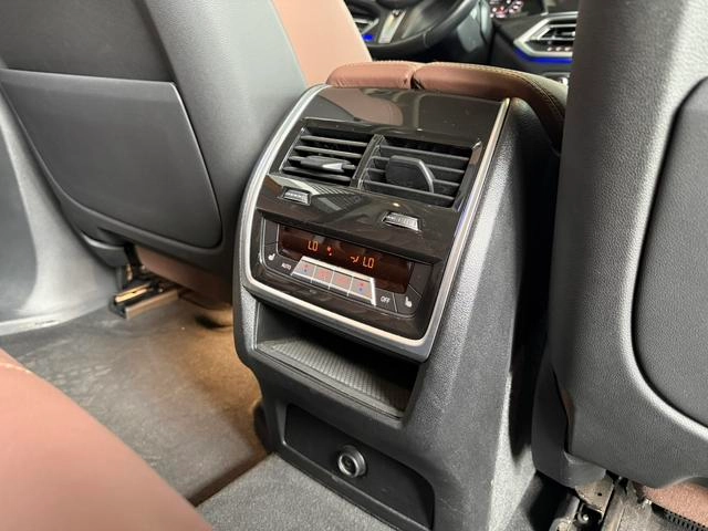 BMW X5 2021 Restyling xDrive40i Premium Class M Sports suit interior photo 15 BMW X5 2021 Restyling xDrive40i Premium Class M Sports suit interior photo 15