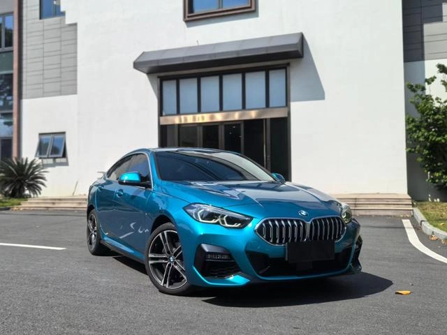 BMW 2 Series 2023 225i Four-door coupe M Sports suit interior photo 6 BMW 2 Series 2023 225i Four-door coupe M Sports suit interior photo 6
