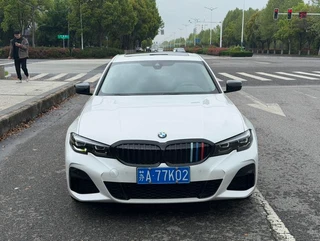 BMW 3 Series 2022 Restyling 325i M Sports Night Suit exterior photo 2
